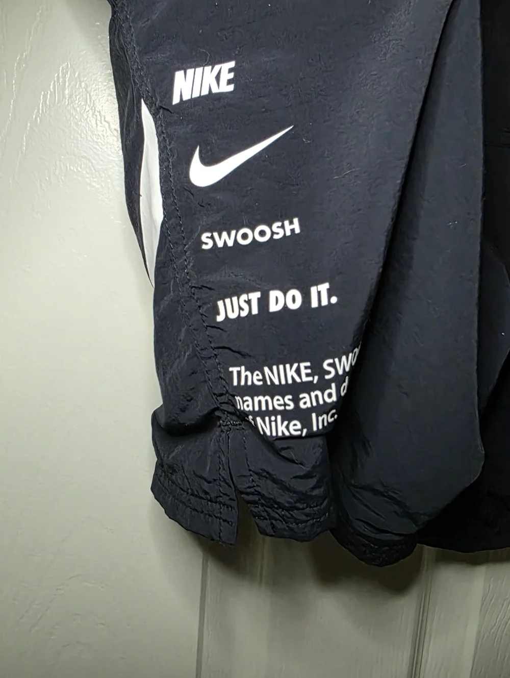 Nike Swim Volley Shorts 7 inch Inseam Men's Size S Pockets Built in Brief Black
